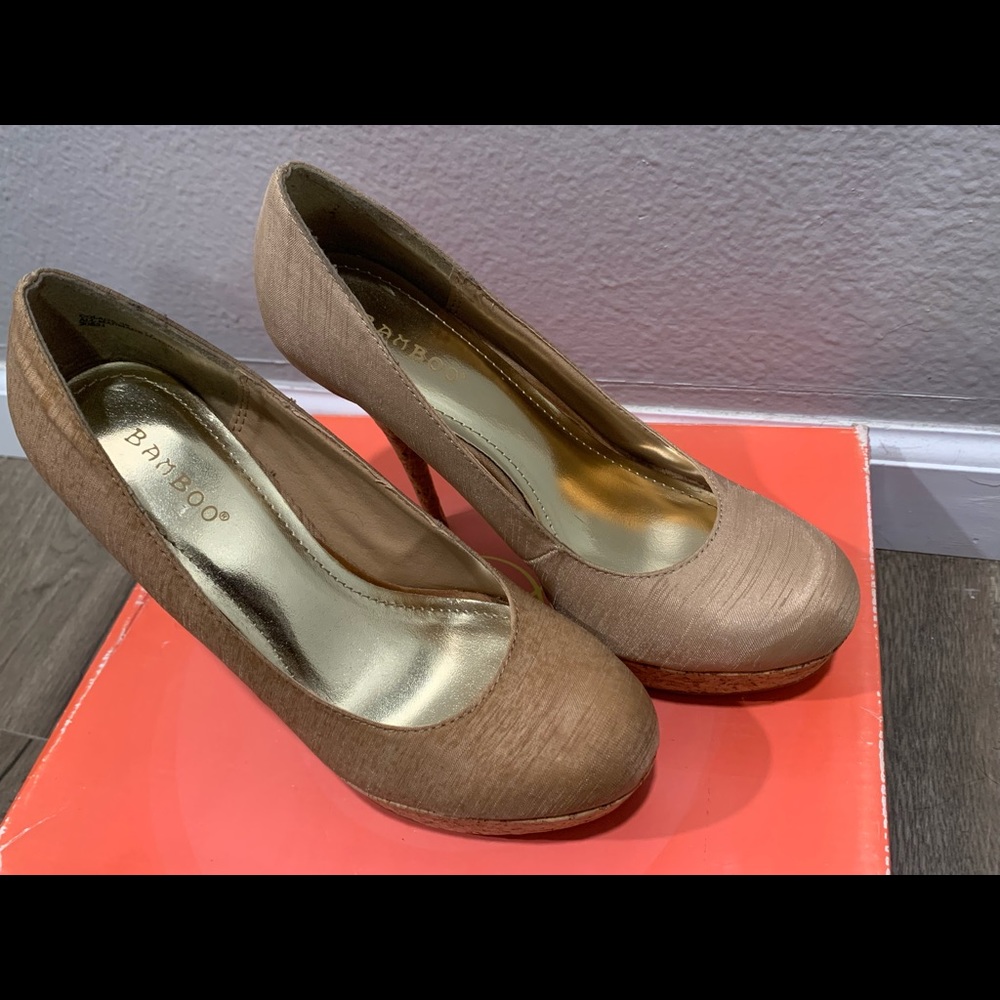 Tan Heels, size 7.5, never worn
